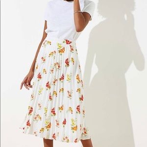 NWT Loft Women’s Bouquet Pleated Midi Skirt